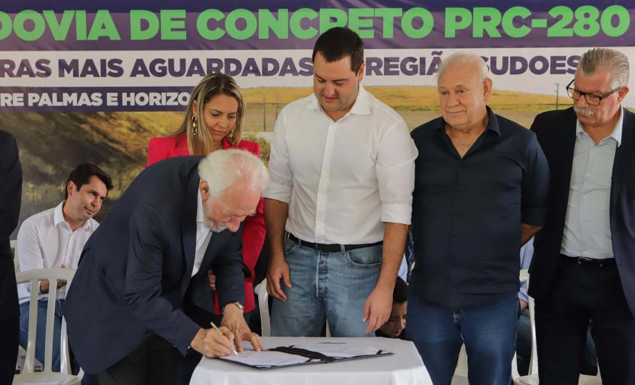 Sonho realizado: governador entrega nova PRC-280, revitalizada com concreto