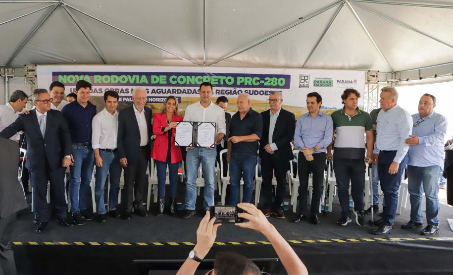 Sonho realizado: governador entrega nova PRC-280, revitalizada com concreto