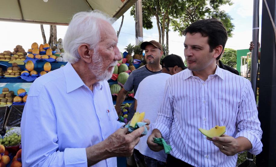 Darci Piana exalta importância da agroindústria do Paraná durante visita à ExpoUmuarama