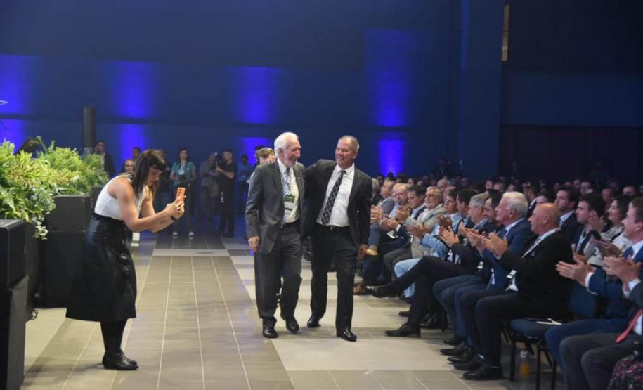 Na abertura da ExpoApras, Piana exalta importância do comércio mercadista paranaense