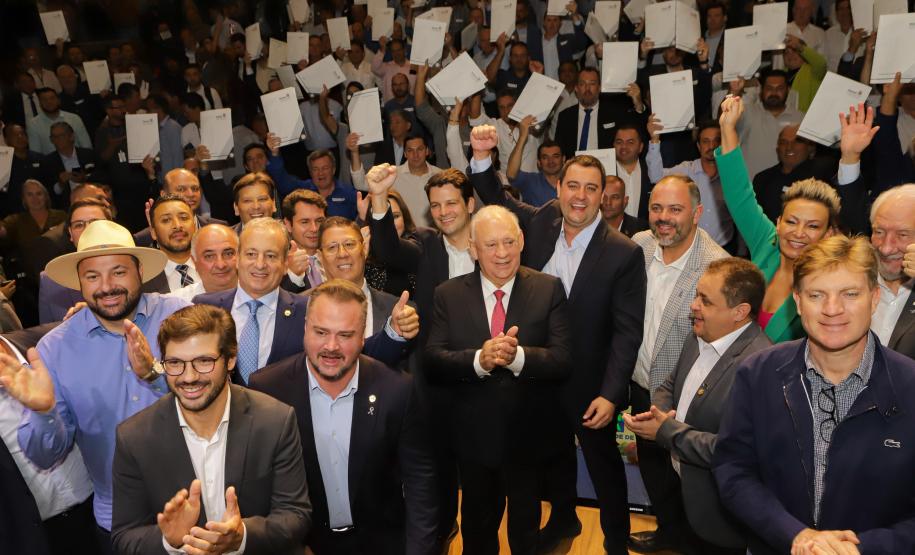 Governador lança programa para levar pavimentação a municípios com até 7 mil habitantes