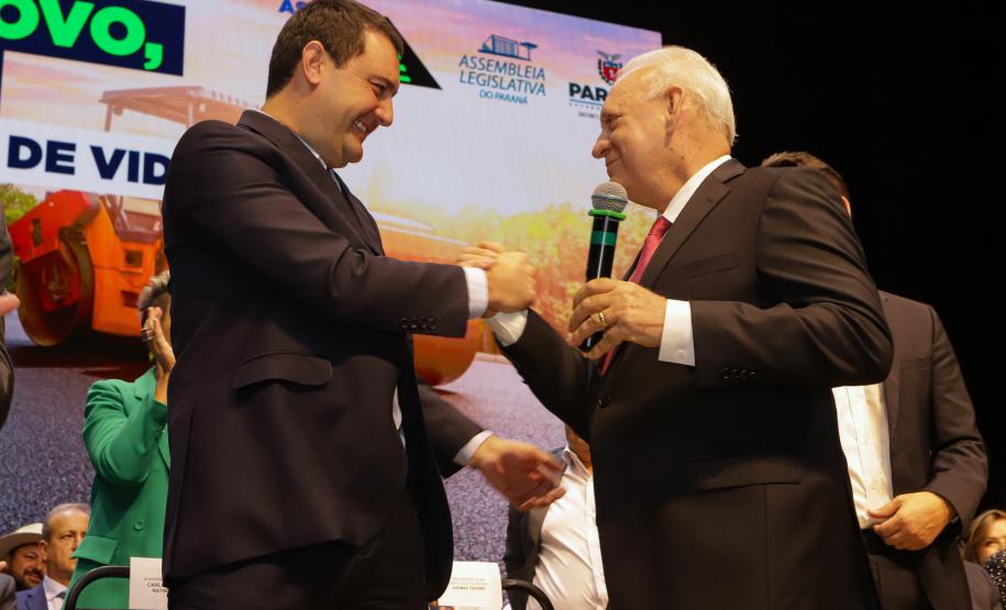 Governador lança programa para levar pavimentação a municípios com até 7 mil habitantes