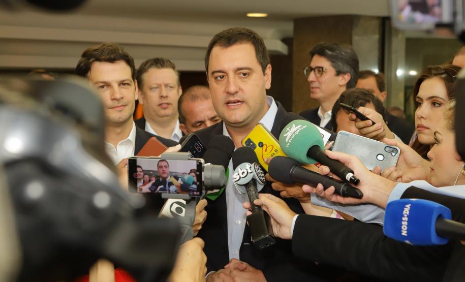 Governador lança programa para levar pavimentação a municípios com até 7 mil habitantes