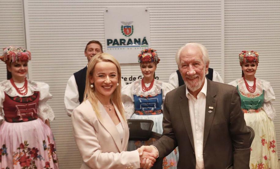 Paraná firma acordo com província da Polônia para desenvolvimento econômico, ambiental e cultural