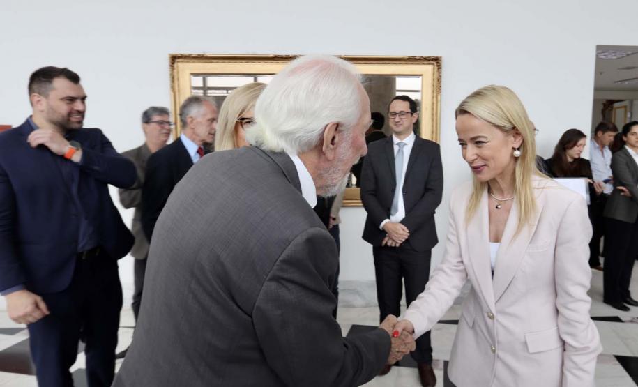 Paraná firma acordo com província da Polônia para desenvolvimento econômico, ambiental e cultural