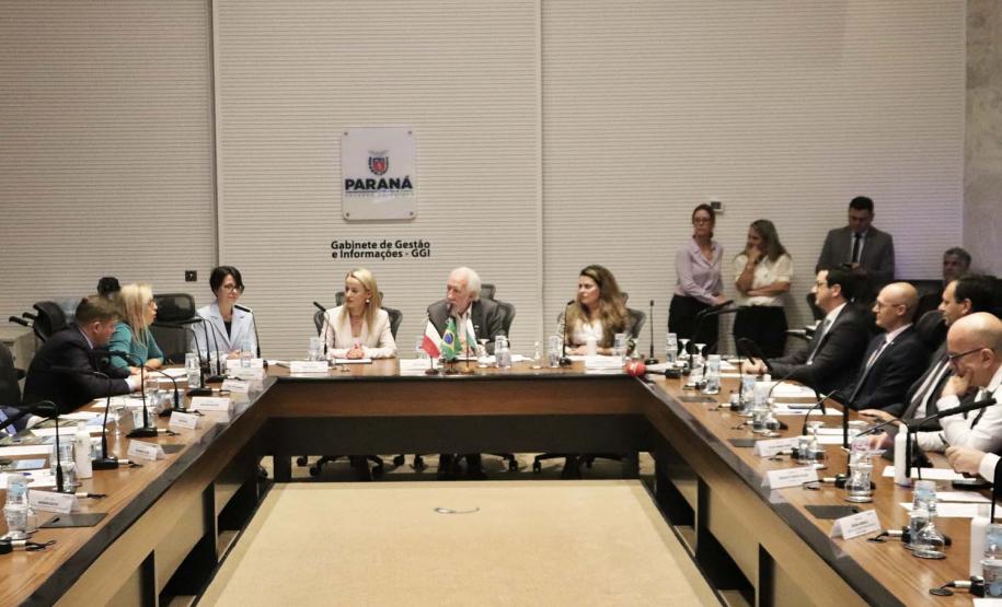 Paraná firma acordo com província da Polônia para desenvolvimento econômico, ambiental e cultural