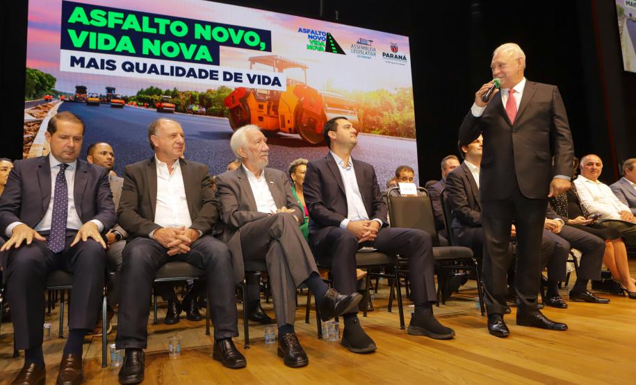 Programa de pavimentação inclui eficiência energética, logística reversa e plantio de árvores
