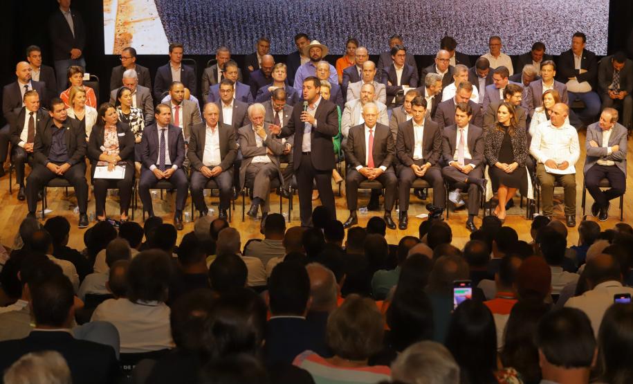 Programa de pavimentação inclui eficiência energética, logística reversa e plantio de árvores