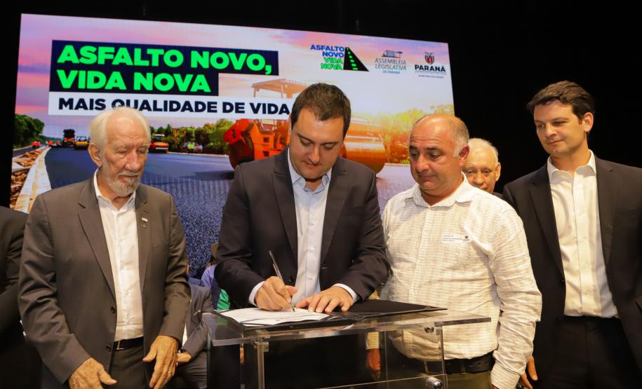 Programa de pavimentação inclui eficiência energética, logística reversa e plantio de árvores