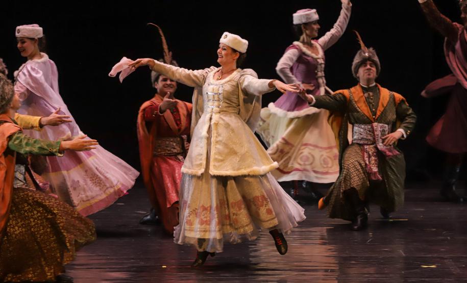 Tradições e cultura: Teatro Guaíra tem apresentação inédita da companhia polonesa Śląsk