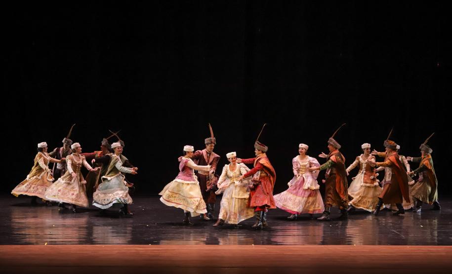 Tradições e cultura: Teatro Guaíra tem apresentação inédita da companhia polonesa Śląsk