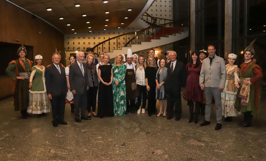 Tradições e cultura: Teatro Guaíra tem apresentação inédita da companhia polonesa Śląsk