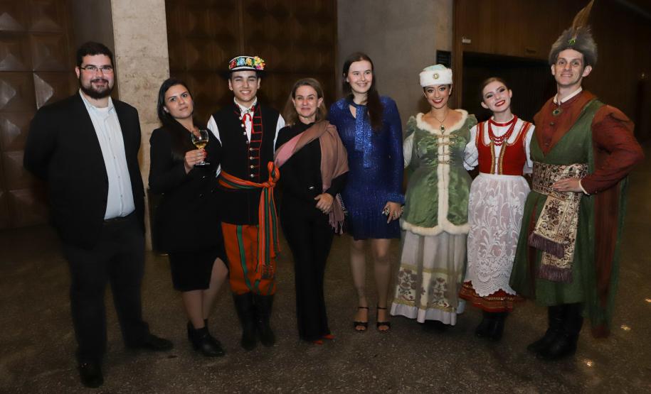 Tradições e cultura: Teatro Guaíra tem apresentação inédita da companhia polonesa Śląsk