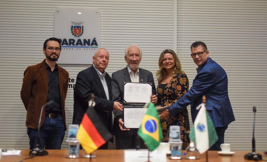 Paraná assina acordo com estado alemão sobre energia renovável e tecnologias ambientais