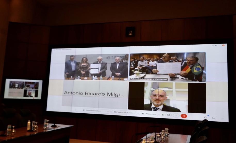 Paraná assina acordo com estado alemão sobre energia renovável e tecnologias ambientais