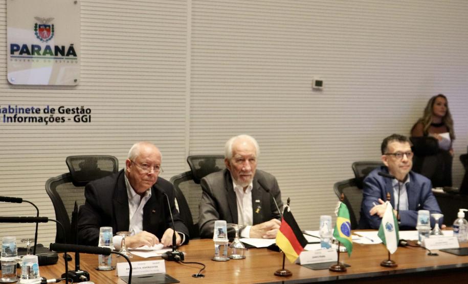 Paraná assina acordo com estado alemão sobre energia renovável e tecnologias ambientais