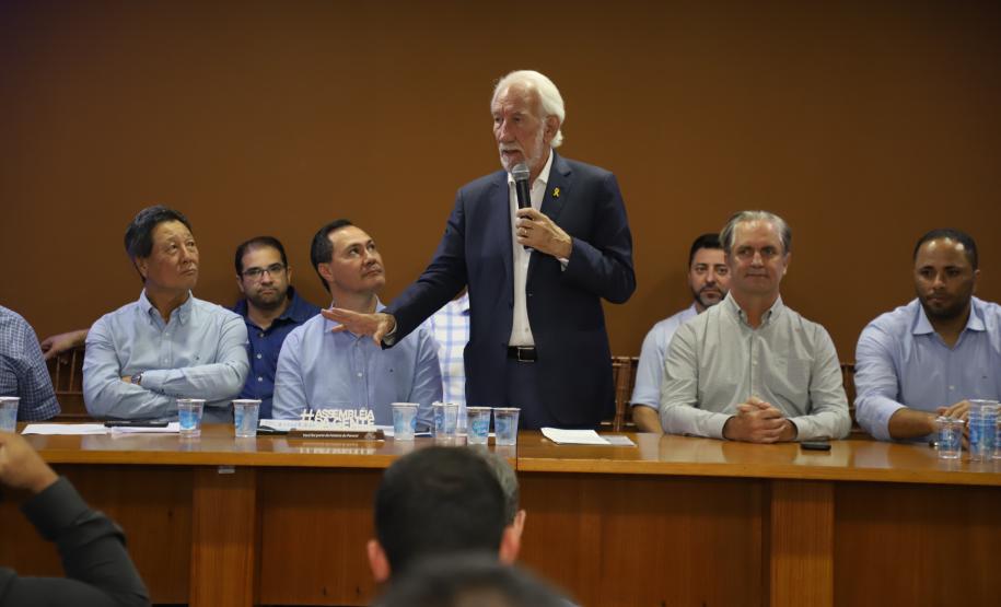 Em reunião com prefeitos da Amusep, Piana reforça apoio do Estado a municípios