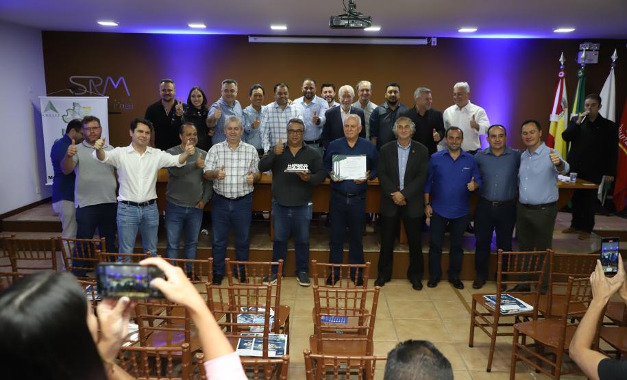 Em reunião com prefeitos da Amusep, Piana reforça apoio do Estado a municípios