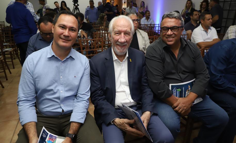 Em reunião com prefeitos da Amusep, Piana reforça apoio do Estado a municípios