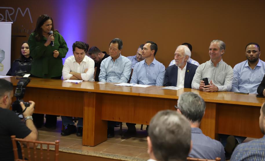 Em reunião com prefeitos da Amusep, Piana reforça apoio do Estado a municípios