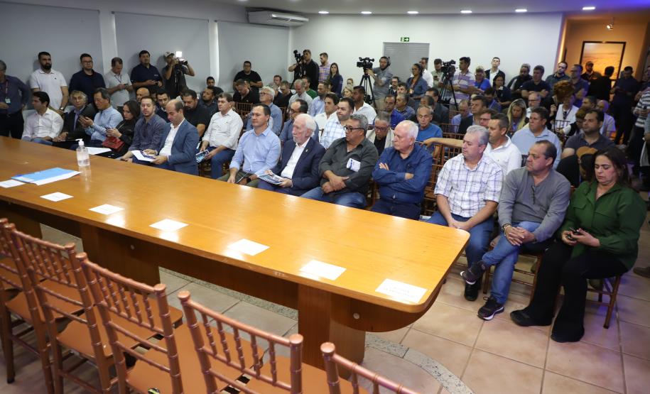 Em reunião com prefeitos da Amusep, Piana reforça apoio do Estado a municípios