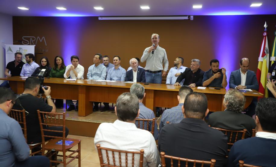 Em reunião com prefeitos da Amusep, Piana reforça apoio do Estado a municípios