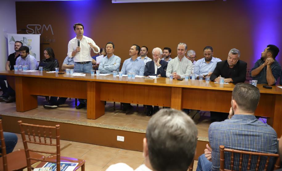 Em reunião com prefeitos da Amusep, Piana reforça apoio do Estado a municípios