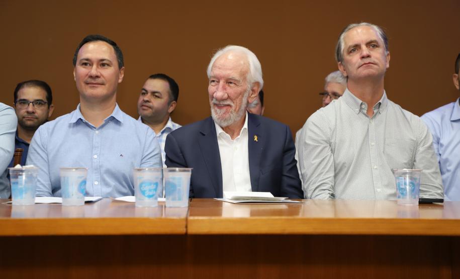 Em reunião com prefeitos da Amusep, Piana reforça apoio do Estado a municípios