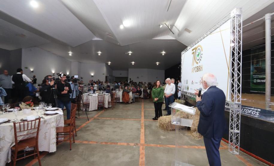 Em encontro da APCBRH, Piana defende busca por investimentos nos subprodutos do leite