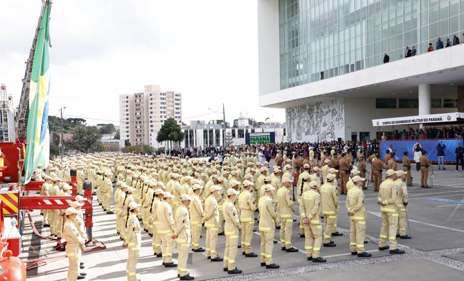 Maior contratação da década, mais 419 bombeiros se formam para atuar em todo o Paraná