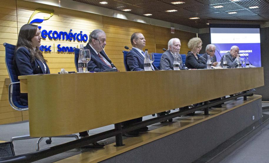 Governo apresenta plano de internacionalização ao corpo diplomático que atua no Paraná