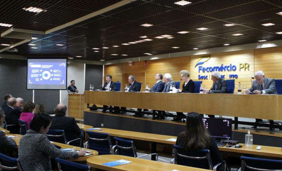 Governo apresenta plano de internacionalização ao corpo diplomático que atua no Paraná