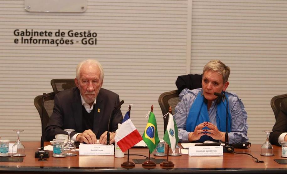 Rede de Agências do Trabalhador do Paraná é apresentada a técnicos de Agência Francesa