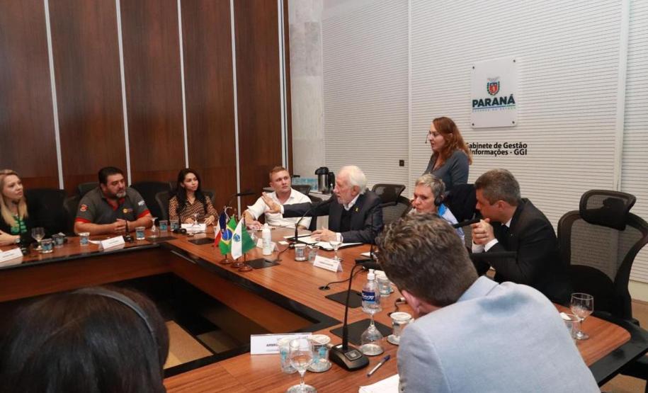 Rede de Agências do Trabalhador do Paraná é apresentada a técnicos de Agência Francesa