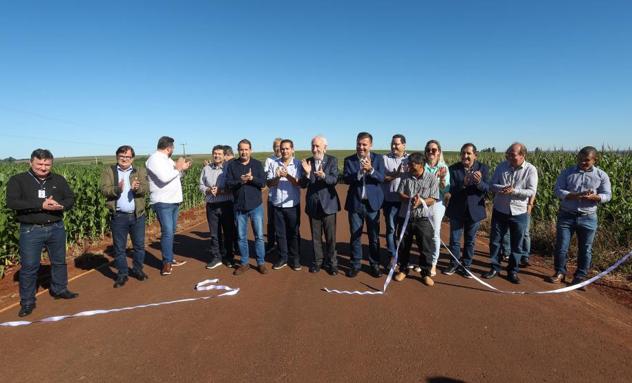 Piana inaugura obras de pavimentação, praças e anuncia novos investimentos para Jesuítas
