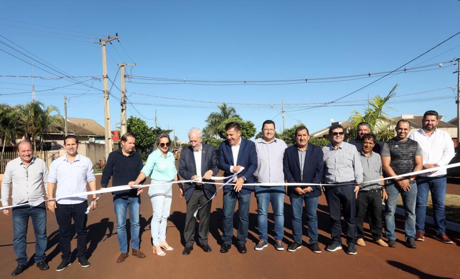 Piana inaugura obras de pavimentação, praças e anuncia novos investimentos para Jesuítas