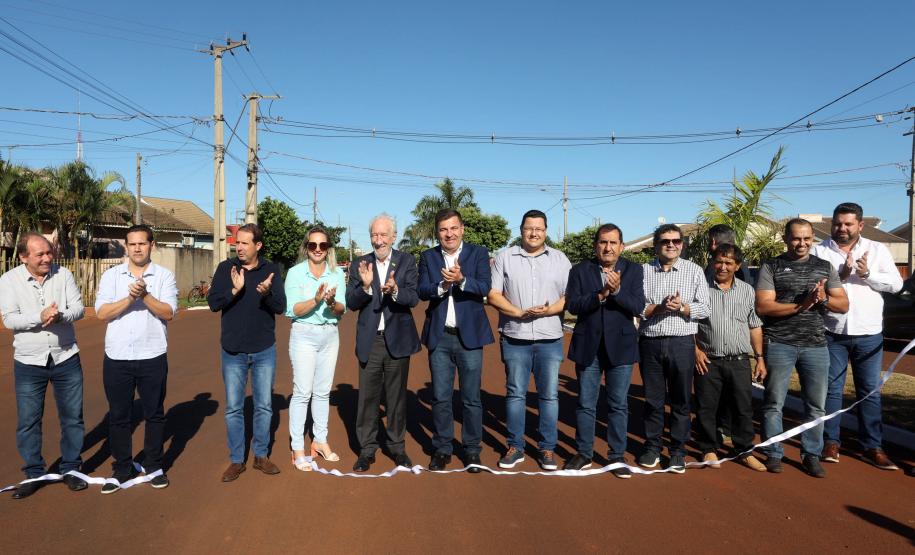 Piana inaugura obras de pavimentação, praças e anuncia novos investimentos para Jesuítas