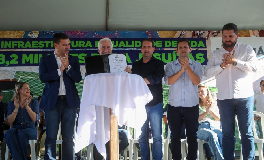 Piana inaugura obras de pavimentação, praças e anuncia novos investimentos para Jesuítas