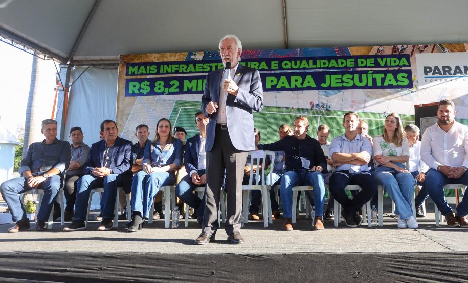 Piana inaugura obras de pavimentação, praças e anuncia novos investimentos para Jesuítas