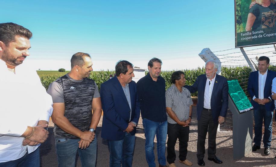 Piana inaugura obras de pavimentação, praças e anuncia novos investimentos para Jesuítas