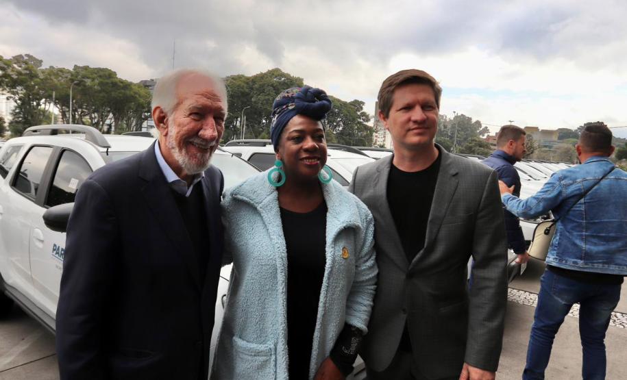 Governo do Estado entrega 30 novos veículos para o sistema de socioeducação