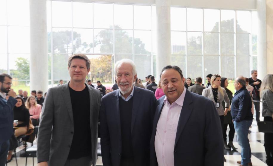 Governo do Estado entrega 30 novos veículos para o sistema de socioeducação