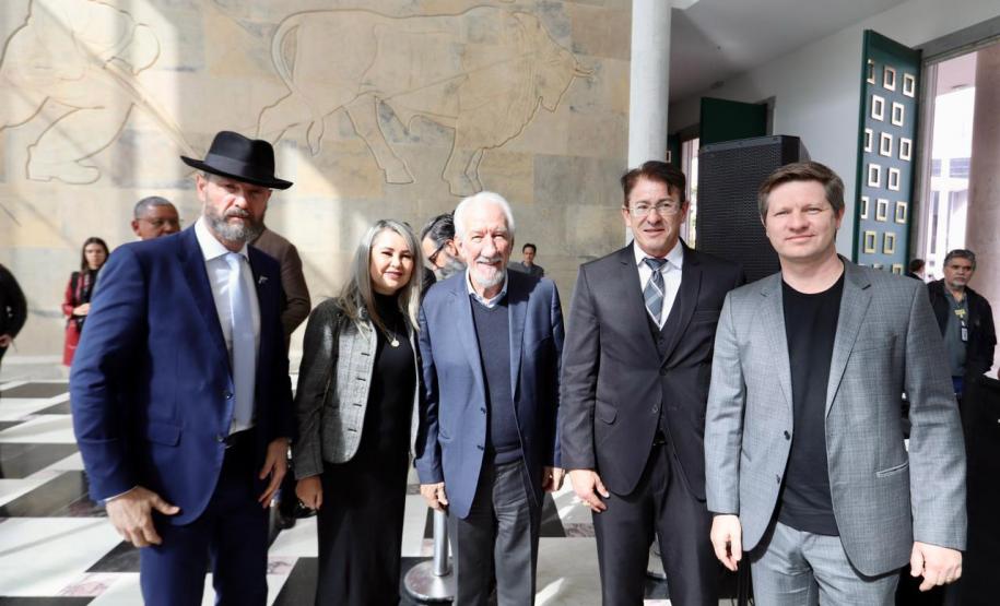 Governo do Estado entrega 30 novos veículos para o sistema de socioeducação