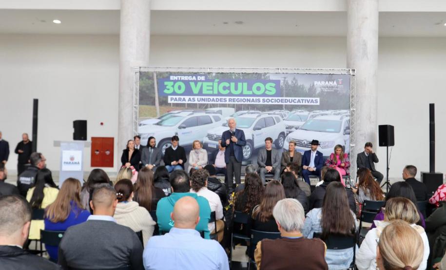 Governo do Estado entrega 30 novos veículos para o sistema de socioeducação