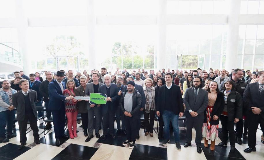 Governo do Estado entrega 30 novos veículos para o sistema de socioeducação