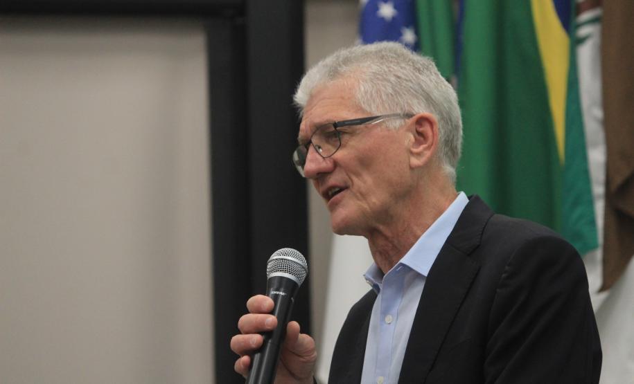 Em Curitiba, fórum debate comercialização da agroindústria e prevenção da influenza aviária