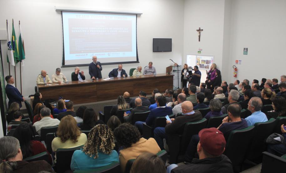 Em Curitiba, fórum debate comercialização da agroindústria e prevenção da influenza aviária