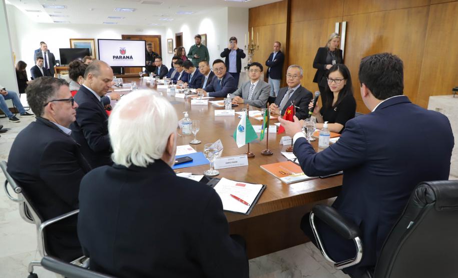 Paraná recebe grupos empresariais da China interessados em novos negócios