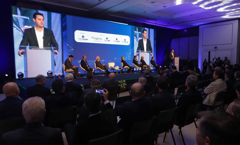 Governador destaca força das cooperativas e anuncia programas de R$ 750 milhões para o setor