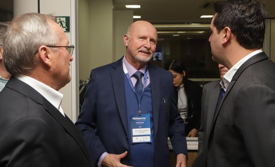 Governador destaca força das cooperativas e anuncia programas de R$ 750 milhões para o setor